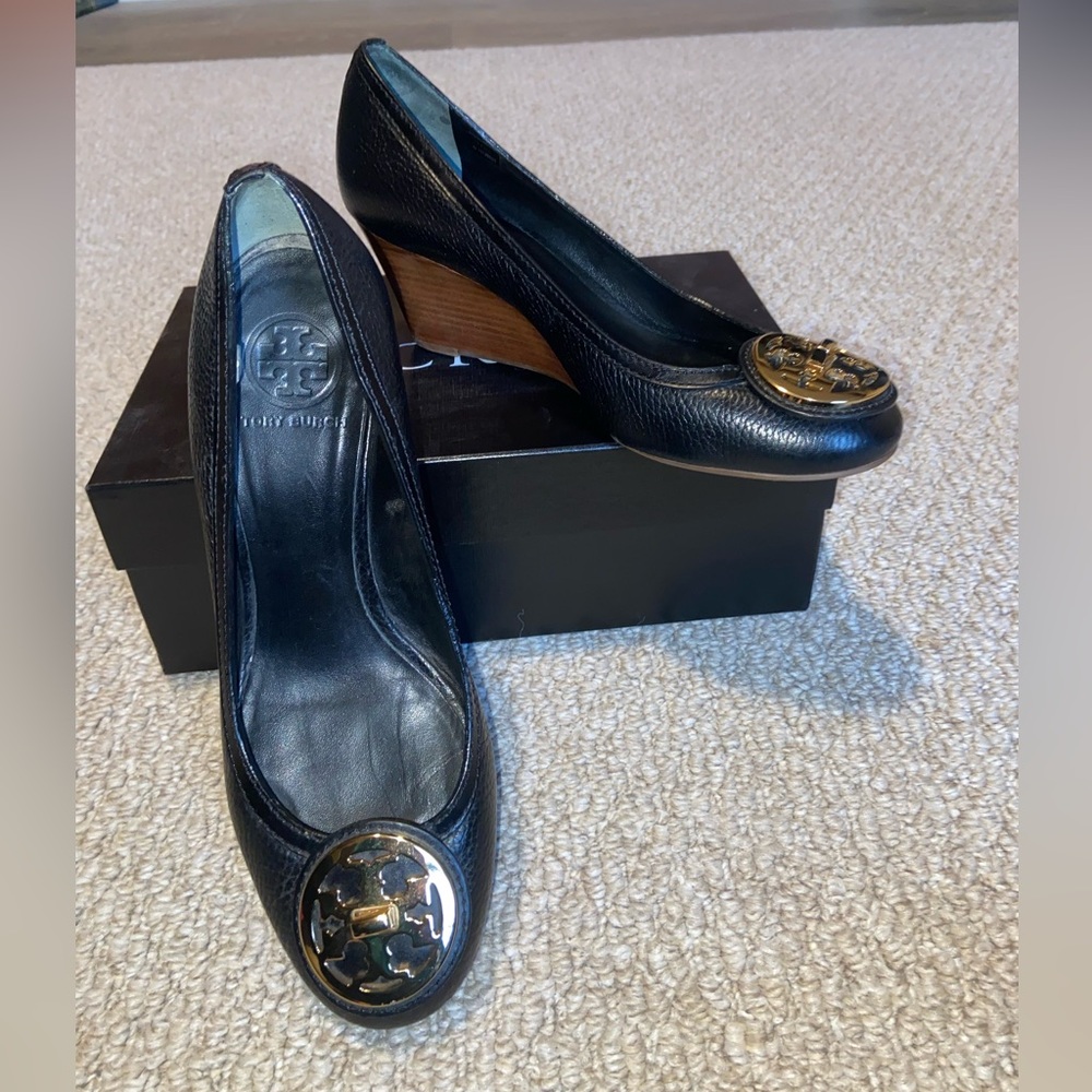 Tory Burch Sally Black Leather Wedges, Size 9M